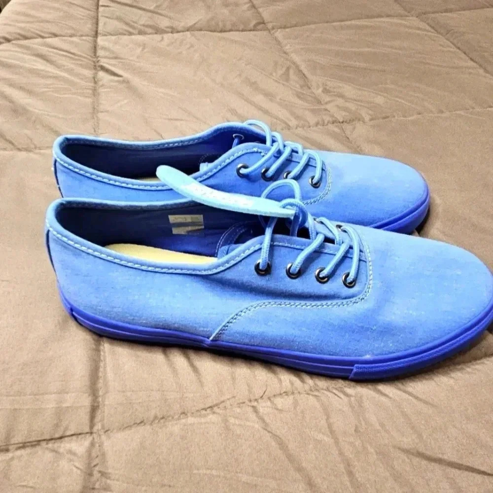 NWOT Urban‎ Outfitters Ortholite shoes